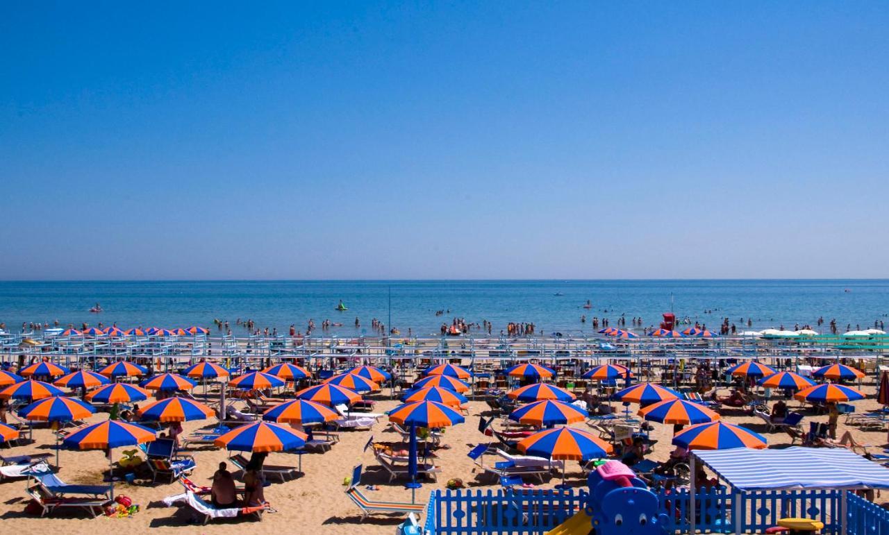 Hotel Maris Stella Риччоне Екстер'єр фото