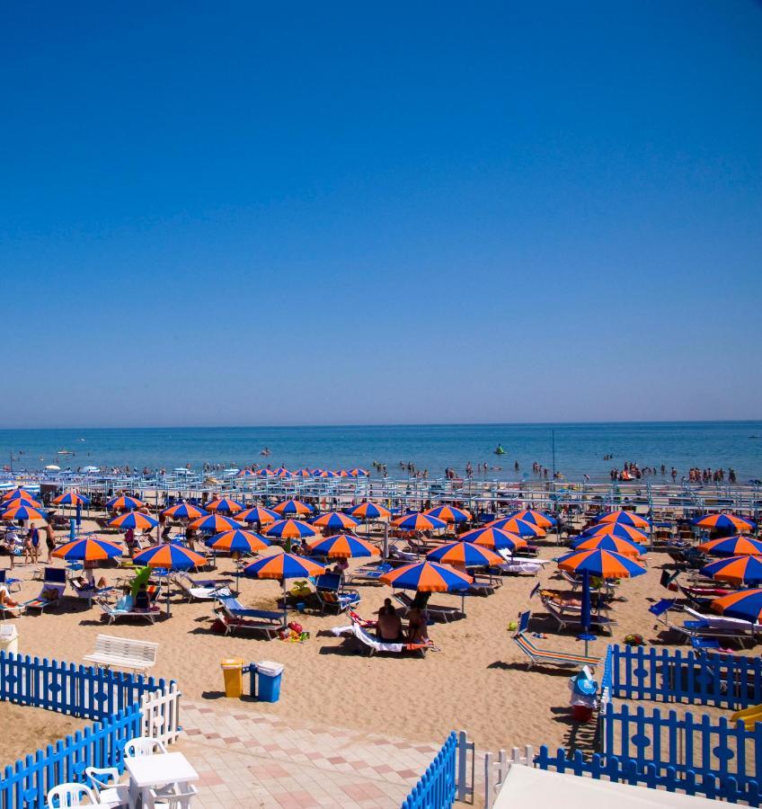 Hotel Maris Stella Риччоне Екстер'єр фото