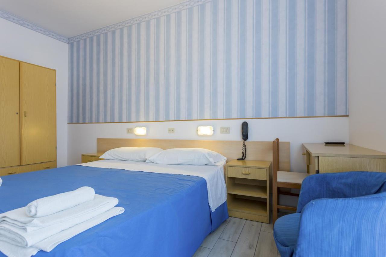 Hotel Maris Stella Риччоне Екстер'єр фото