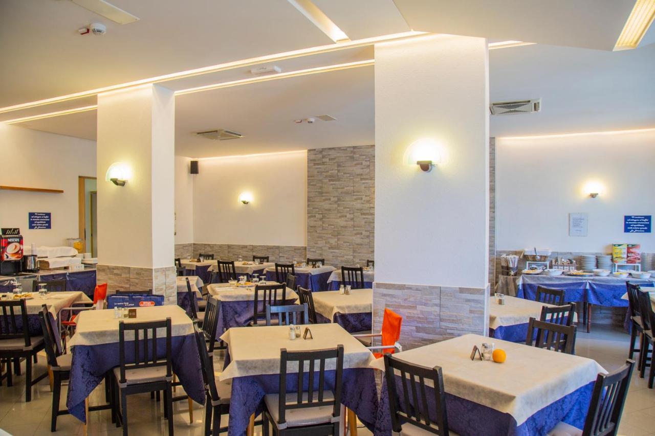 Hotel Maris Stella Риччоне Екстер'єр фото