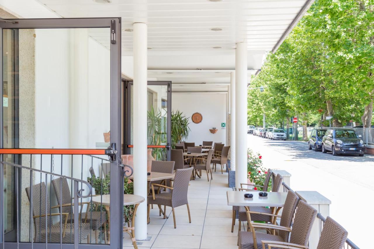 Hotel Maris Stella Риччоне Екстер'єр фото
