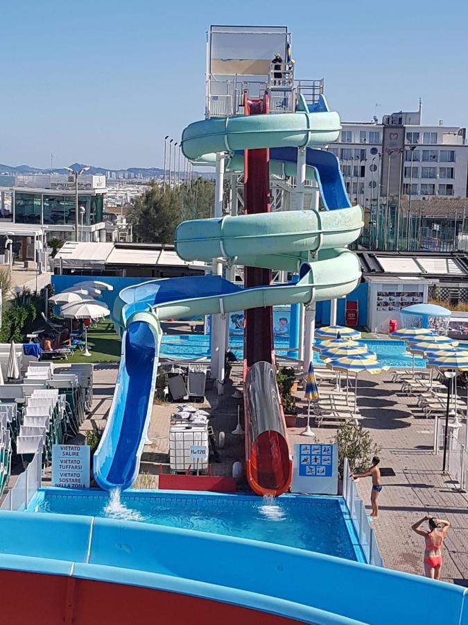Hotel Maris Stella Риччоне Екстер'єр фото